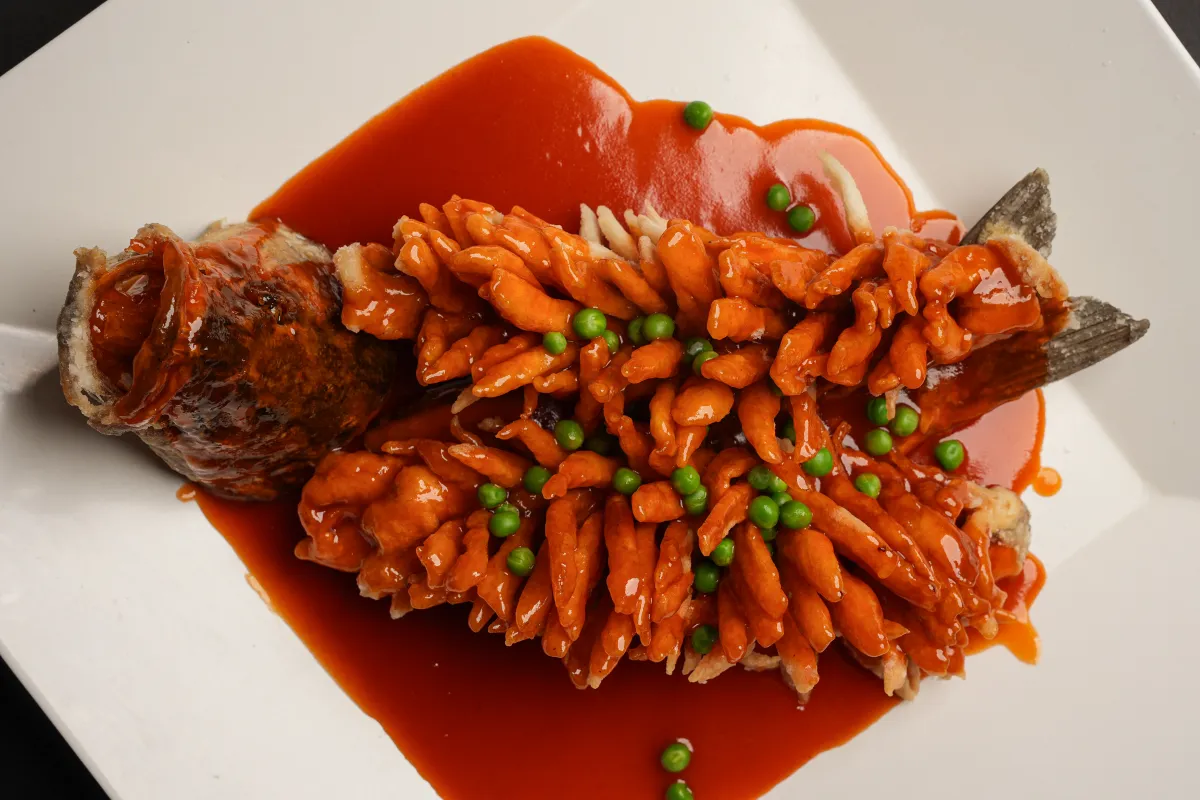 Peixe estilo esquilo