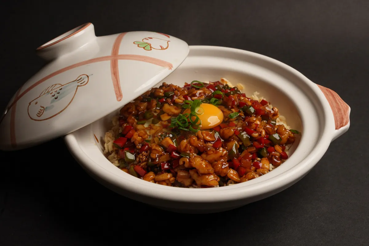 Arroz crocante com frutos do mar