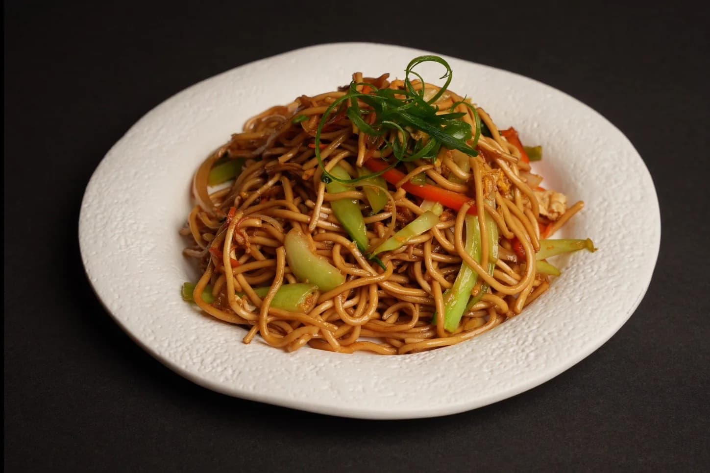 Massa salteada com legumes
